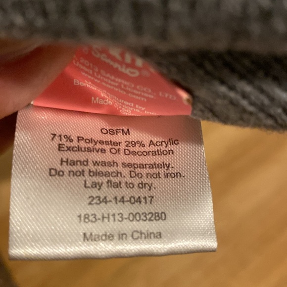 Grey Hello Kitty Beanie style hat like new - Picture 4 of 6
